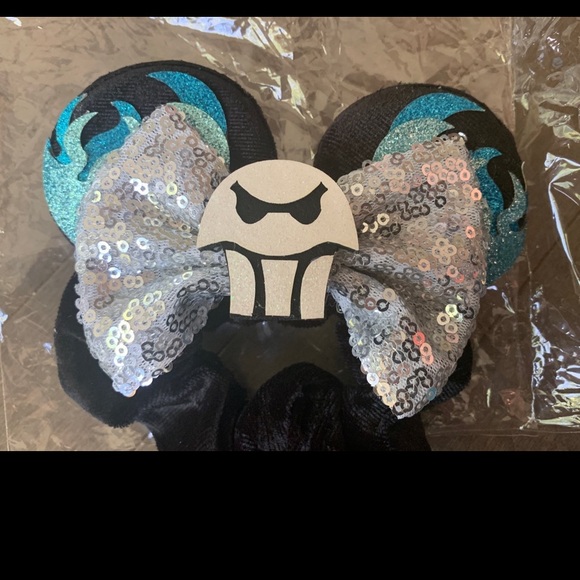 Disney Mickey Mouse scrunchie - Picture 2 of 3